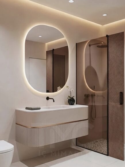 Modern Banyo Tasarımı | Oval LED Ayna, Nervür Cam ve Soft Bej Tonlar