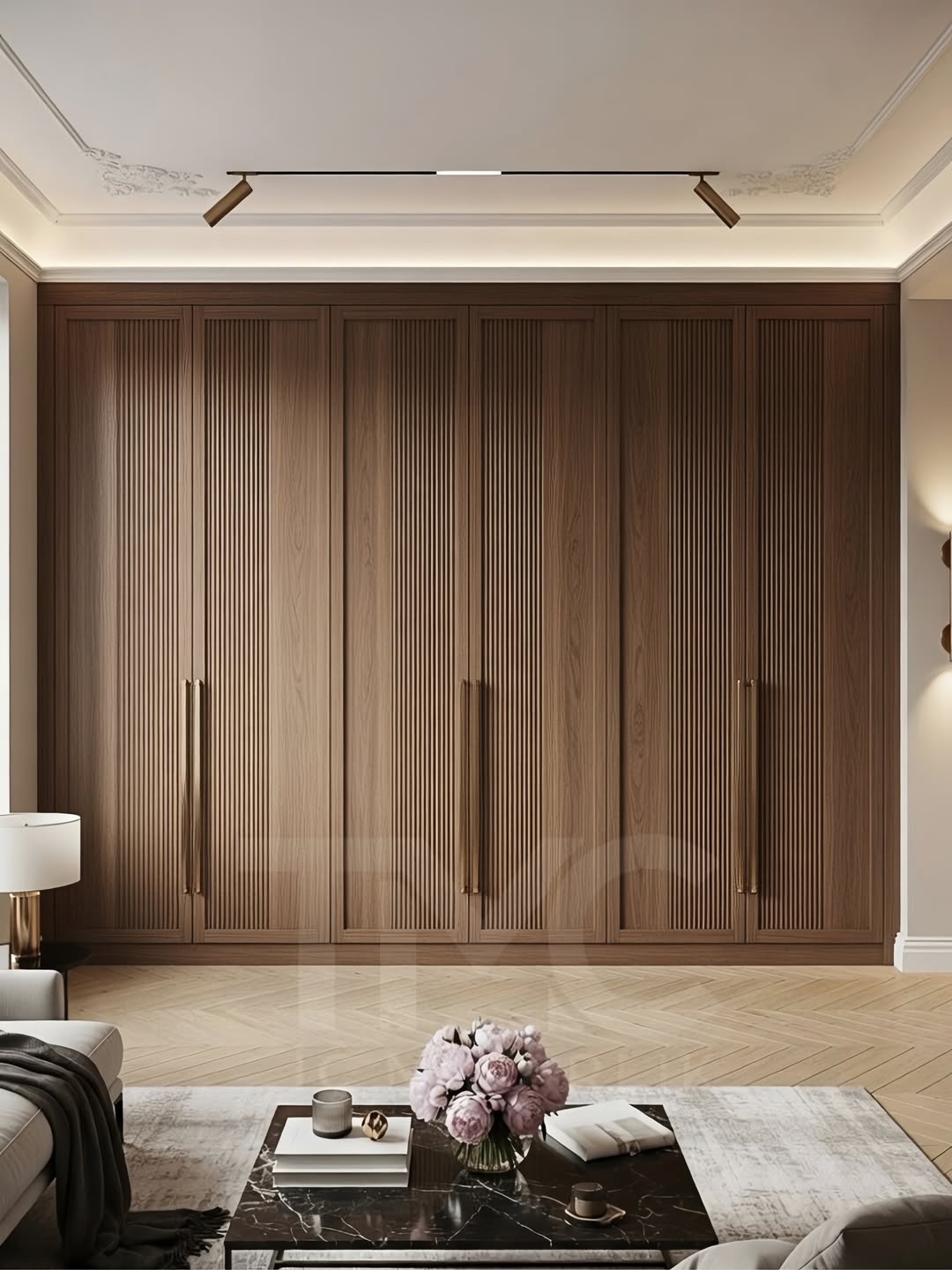 Vizon tonlarında modern klasik giyinme dolabı modeli. Gold kulp detaylı, özel ölçü tasarlanabilen lüks giyinme odası dolabı. Şık, fonksiyonel ve zamansız iç mimari çözüm.