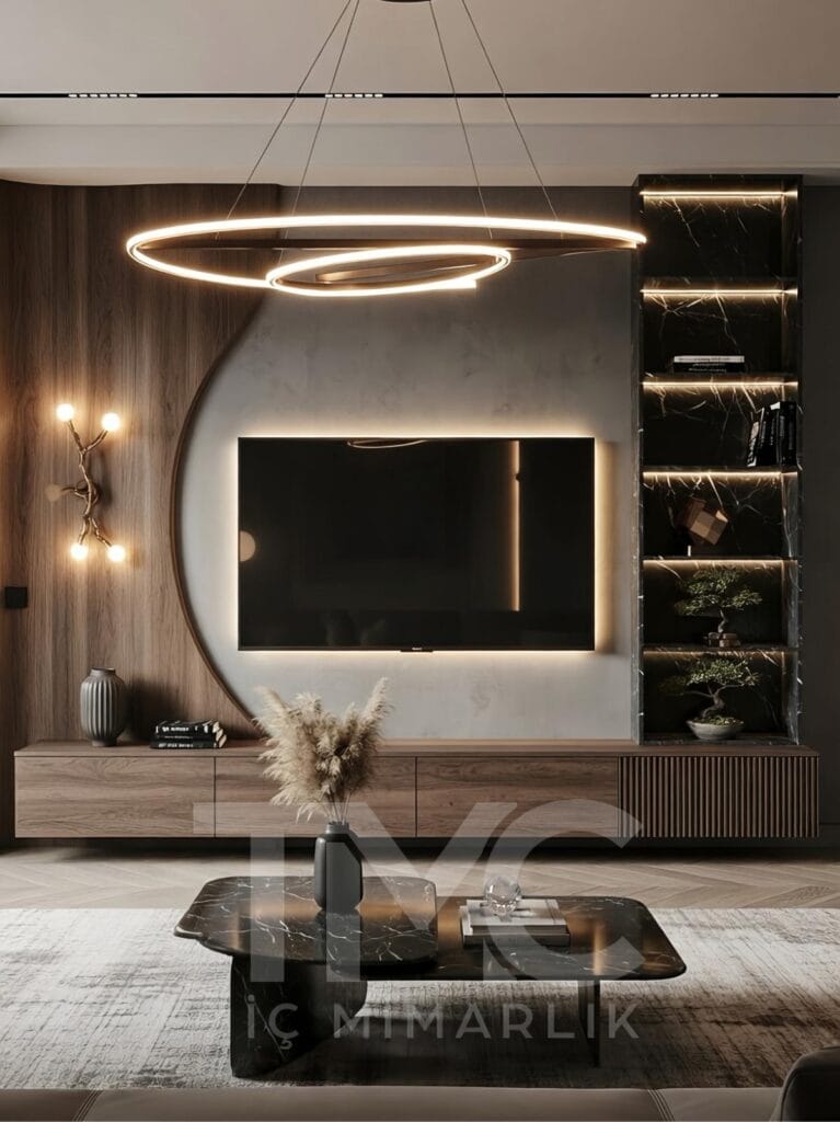 Modern TV ünitesi tasarımı, LED aydınlatmalı duvar paneli, ahşap ve mermer detaylı özel ölçü iç mimari salon dekorasyonu.