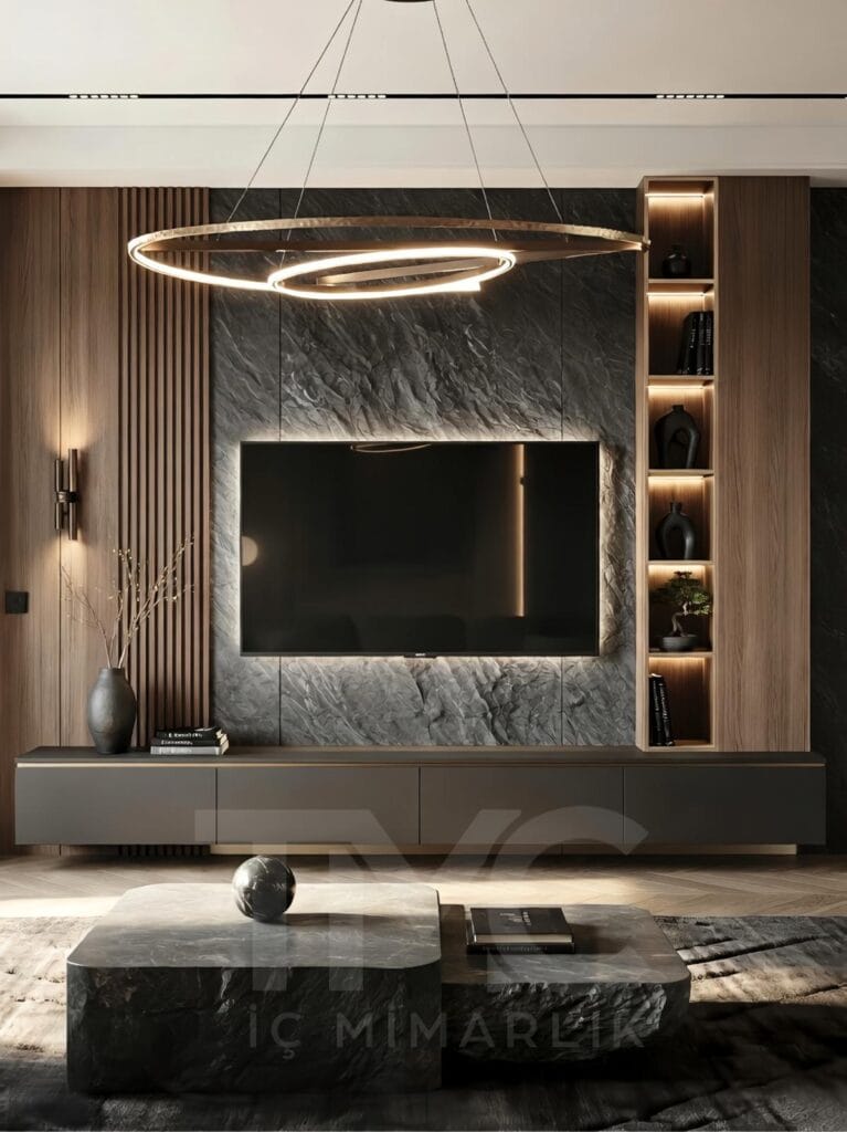 Modern TV ünitesi tasarımı, LED aydınlatmalı duvar paneli, ahşap ve mermer detaylı özel ölçü iç mimari salon dekorasyonu.