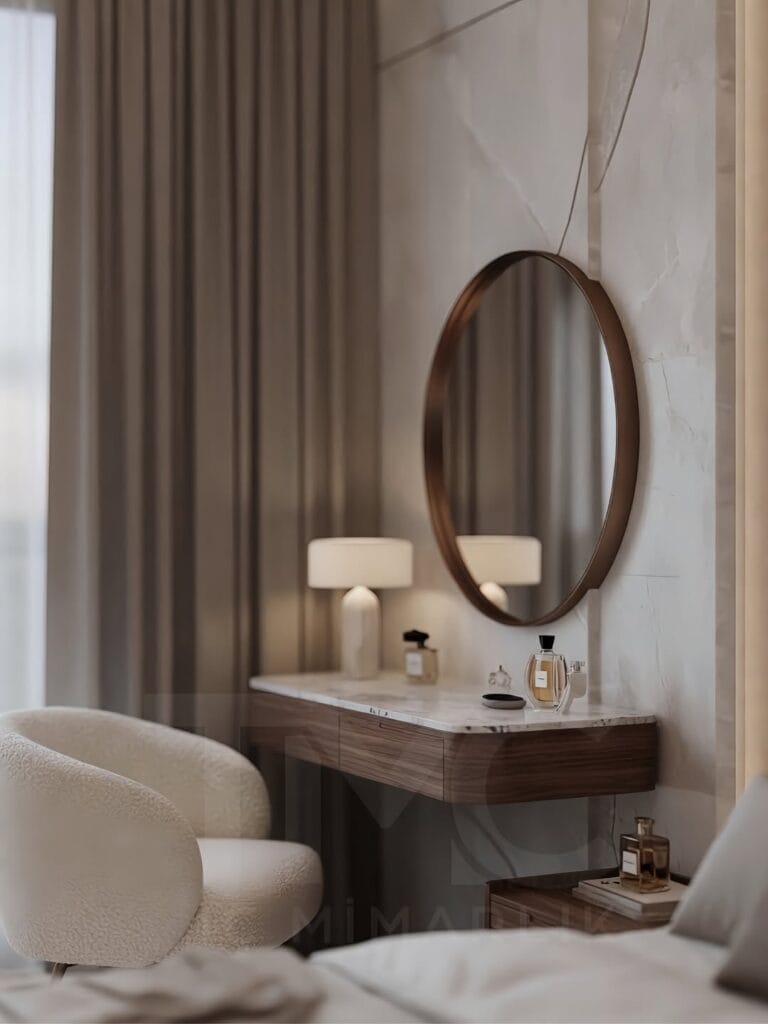 Modern lüks yatak odası tasarımı, Park Residences Cadde projesinde Tunç & Arzu çifti için özel üretim olarak tasarlanan sıcak ceviz detaylı, nervür cam giyinme dolaplı, LED aydınlatmalı modern yatak odası iç mimari projesi. Soft krem tonları, bronz detaylar, doğal mermer yüzeyler ve ölçüye özel depolama çözümleriyle premium yaşam alanı tasarımı. TMC Mimarlık özel tasarım yatak odası uygulaması.