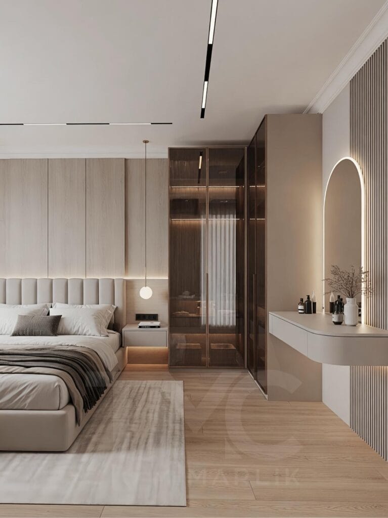 Modern yatak odası tasarımı, Bomonti Rotana Residence Emir Bey projesi, vizon ve açık meşe tonlarında özel tasarım yatak odası, led aydınlatmalı döşemeli yatak başlığı, bronz nervür cam gömme dolap sistemi, modern makyaj masası tasarımı, floating komodin detayları, minimal lineer tavan aydınlatmaları, lüks iç mimari yatak odası dekorasyonu, TMC Mimarlık modern yatak odası projesi