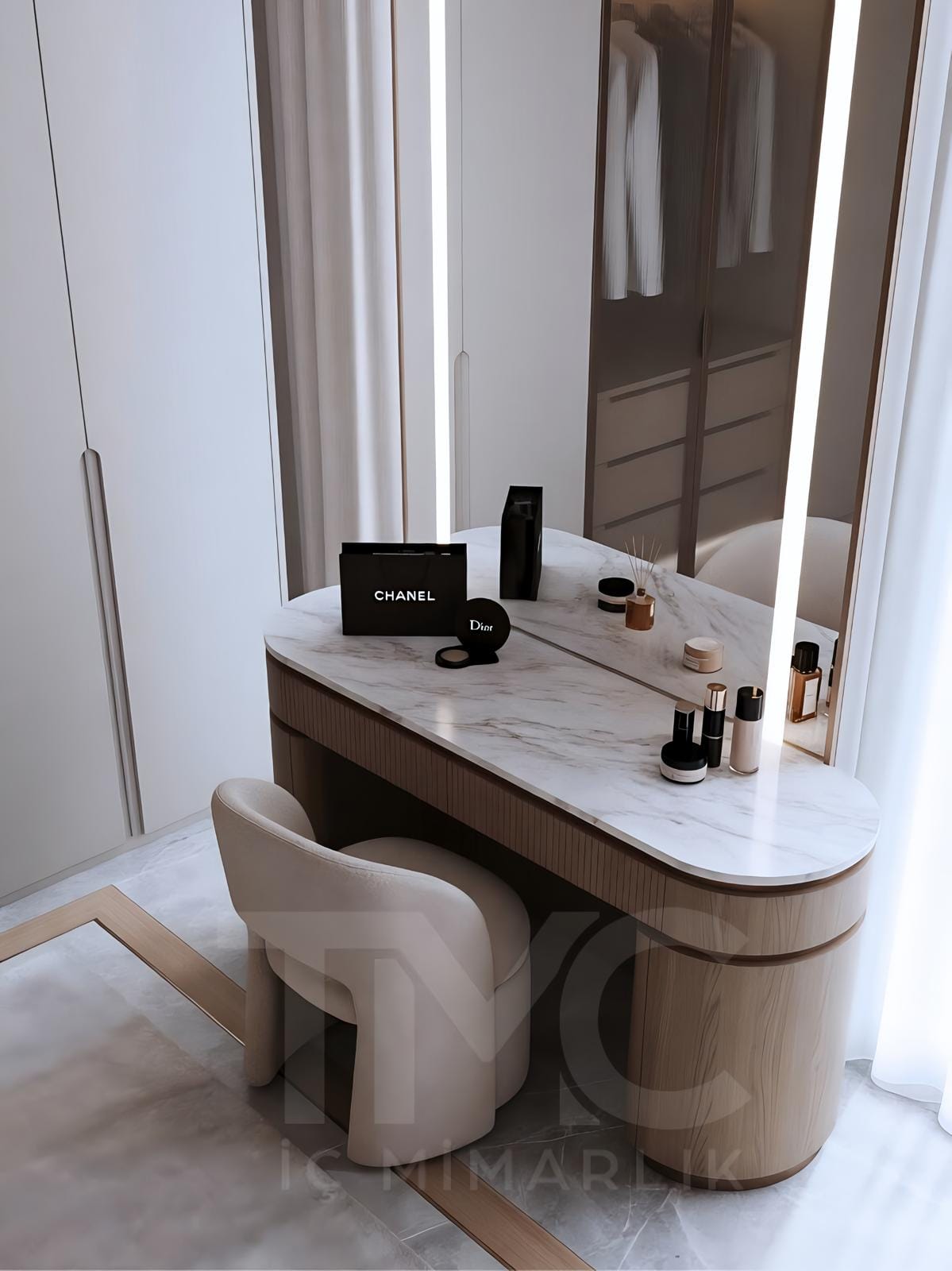 Nish Adalar’da tasarlanan modern giyinme odası projesi. Bronz nervür cam kapaklar, özel üretim ada ünitesi, LED aydınlatmalı makyaj alanı ve doğal ahşap detaylarla tasarlanan lüks giyinme odası dekorasyonu. Modern dolap sistemleri, premium iç mimari detaylar ve fonksiyonel depolama çözümleriyle tasarlanmış özel yaşam alanı.